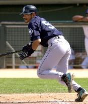 Ichiro drives in run in preseason game against Cubs